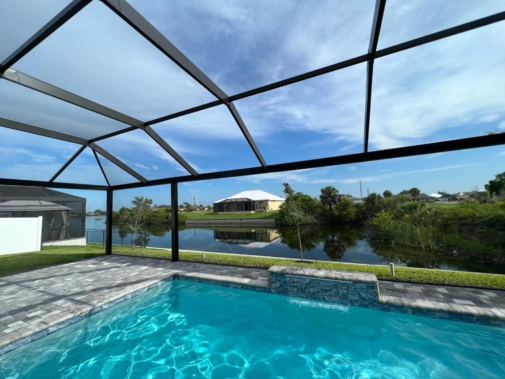 Newly Built Villa Ballerina With Heated Pool And Incredible View Into Beautiful Arrowheadcanal Cape Coral Dış mekan fotoğraf
