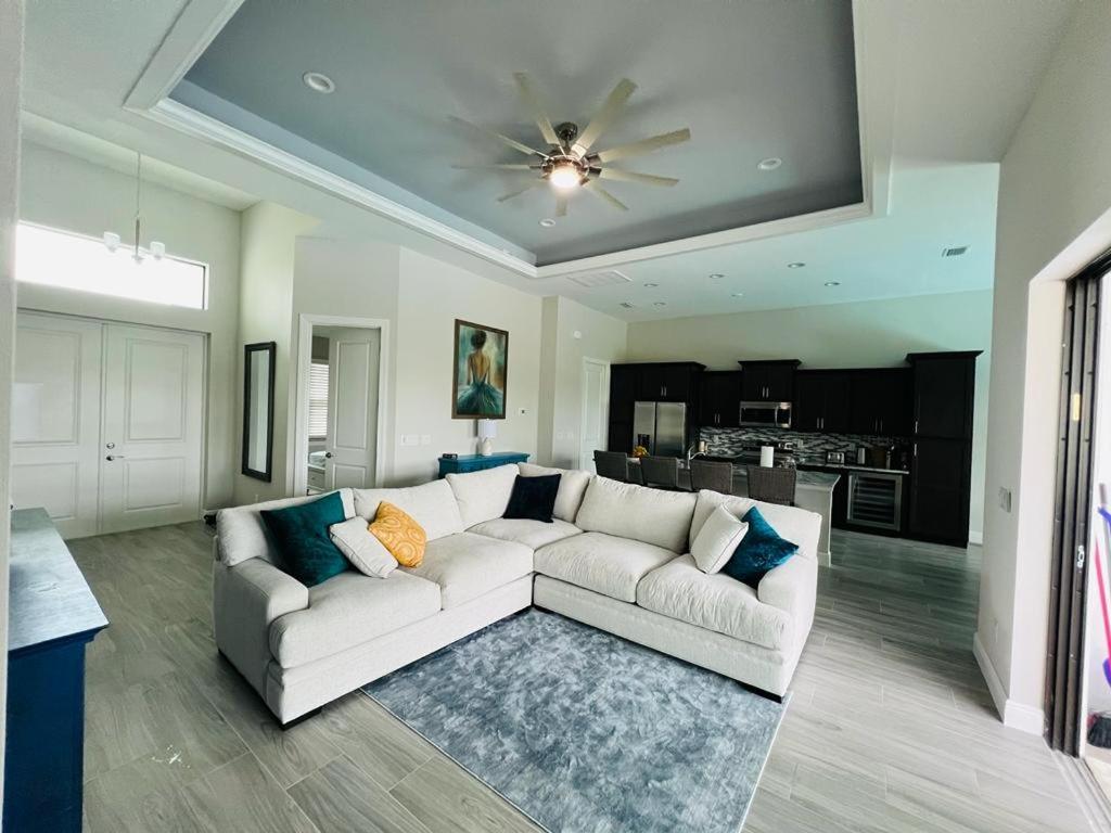 Newly Built Villa Ballerina With Heated Pool And Incredible View Into Beautiful Arrowheadcanal Cape Coral Dış mekan fotoğraf