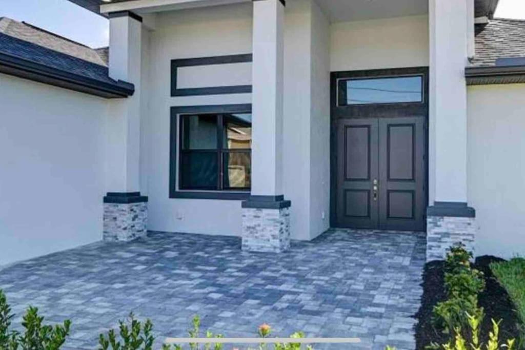 Newly Built Villa Ballerina With Heated Pool And Incredible View Into Beautiful Arrowheadcanal Cape Coral Dış mekan fotoğraf